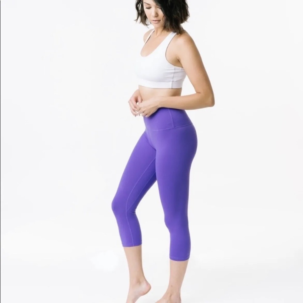💜 Size 4 ZYIA Purple Ascend Cropped High Rise Waist Leggings 💜